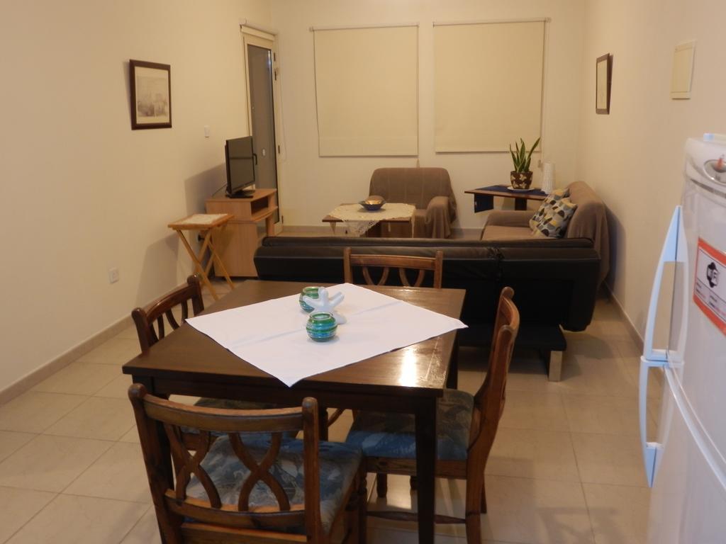 Byreva Apartments Pafos Dış mekan fotoğraf