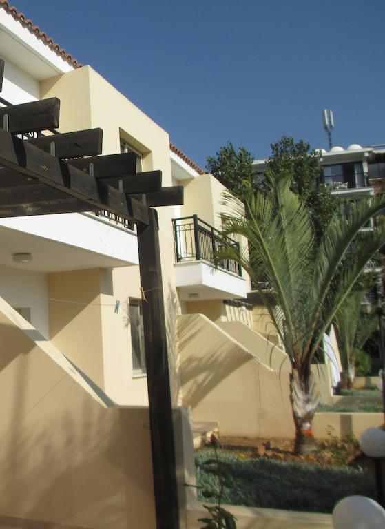 Byreva Apartments Pafos Oda fotoğraf