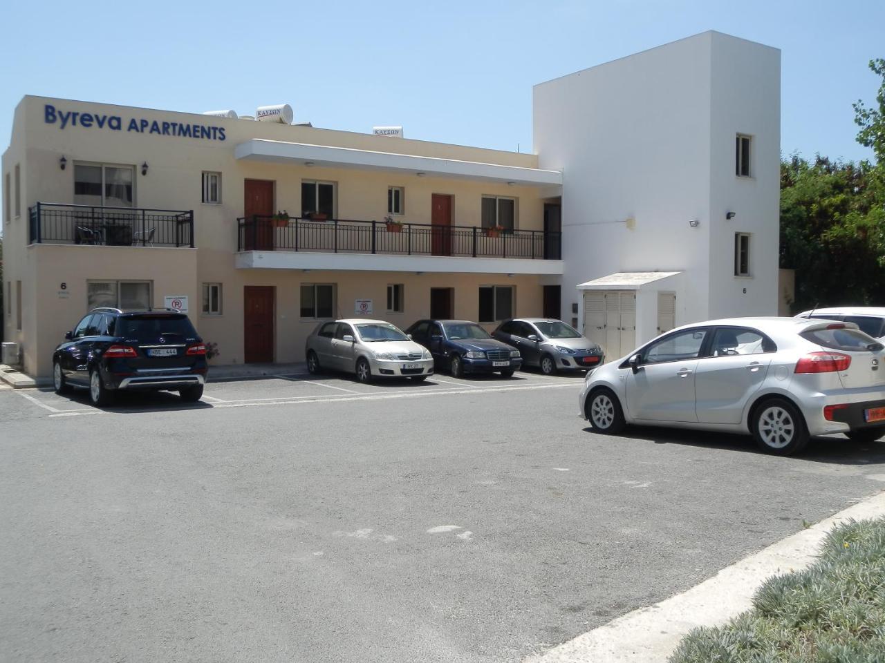 Byreva Apartments Pafos Dış mekan fotoğraf